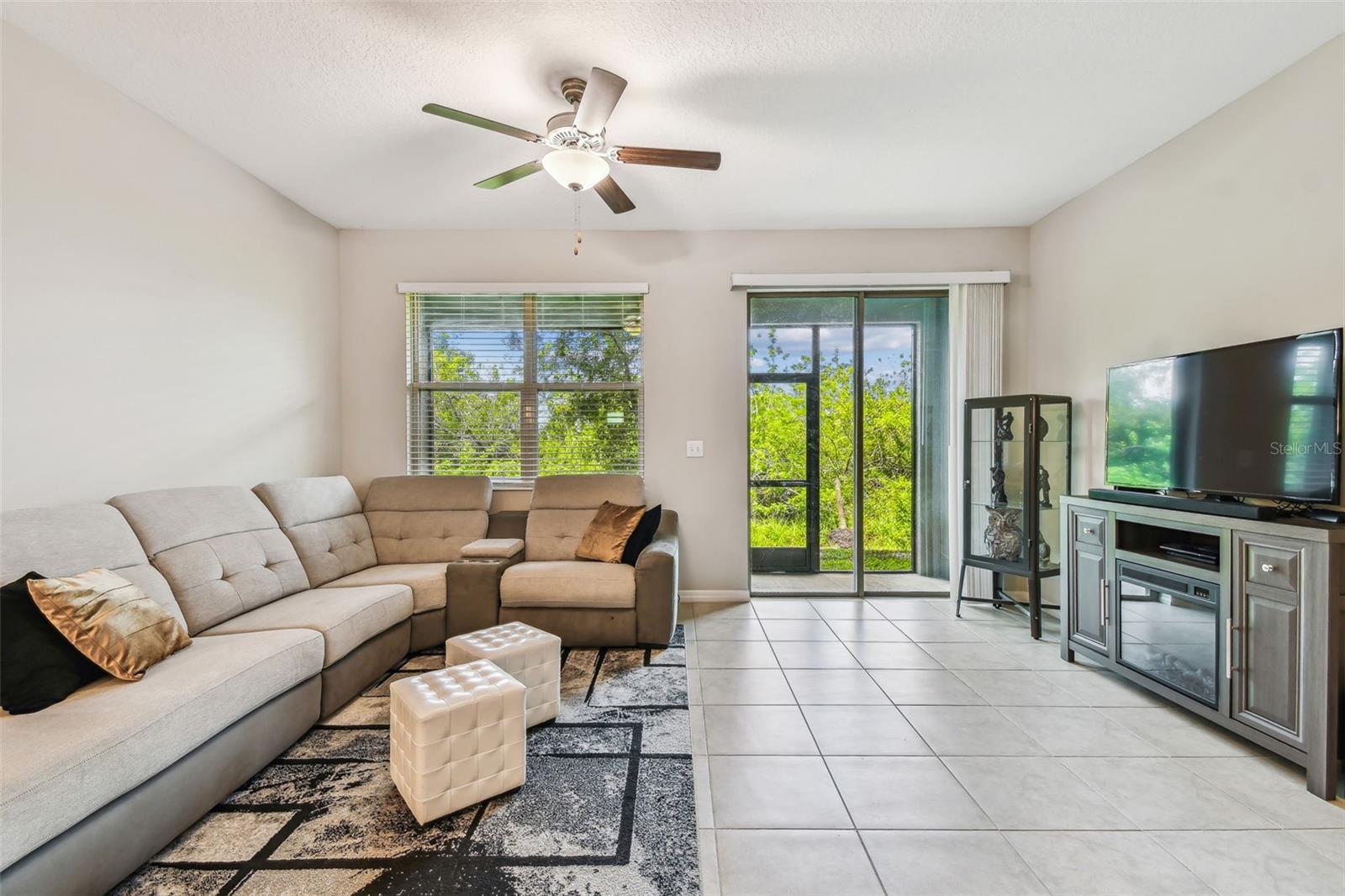 633 ROYAL EMPRESS DR, RUSKIN, FL, 33570