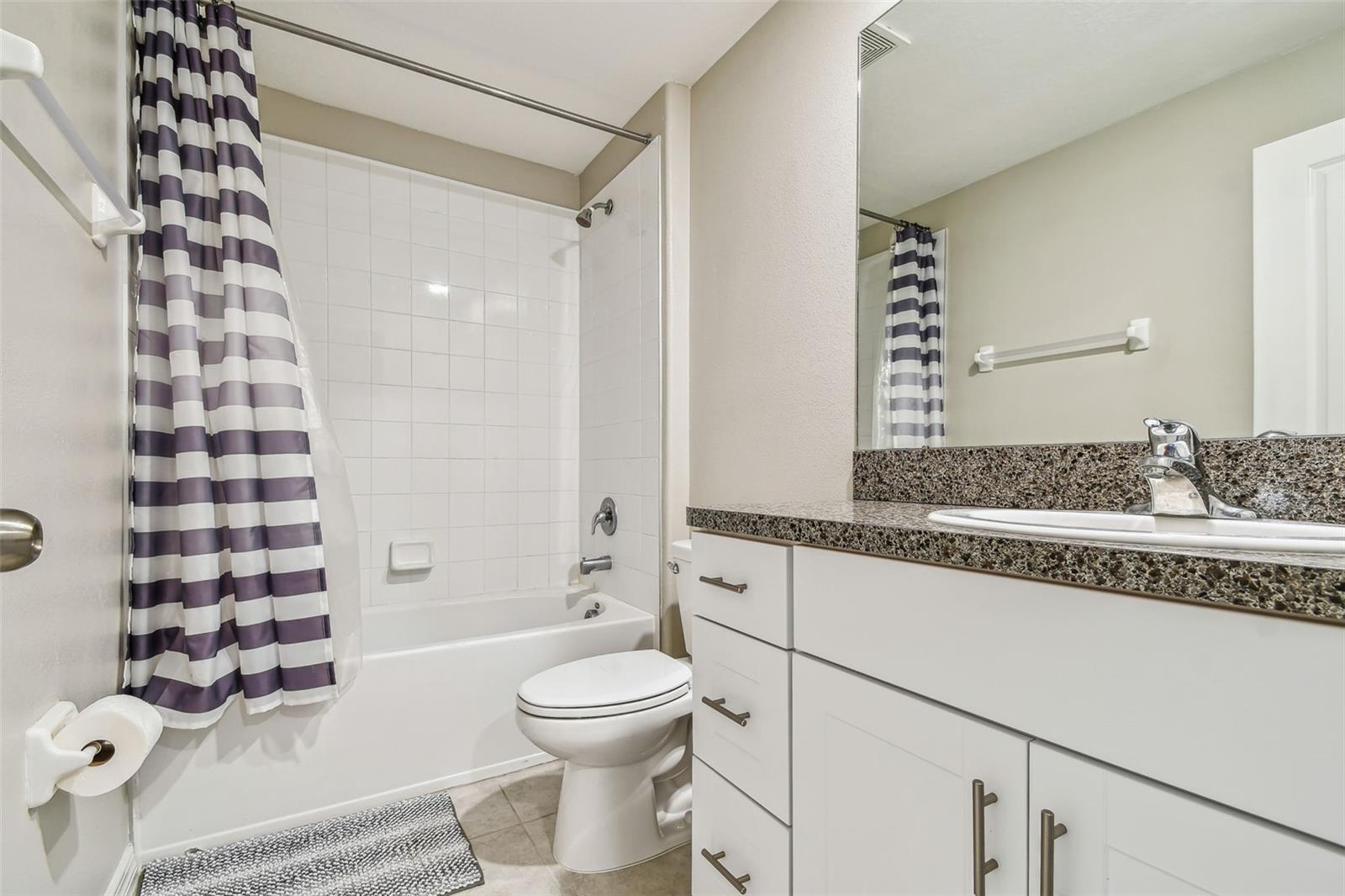 633 ROYAL EMPRESS DR, RUSKIN, FL, 33570