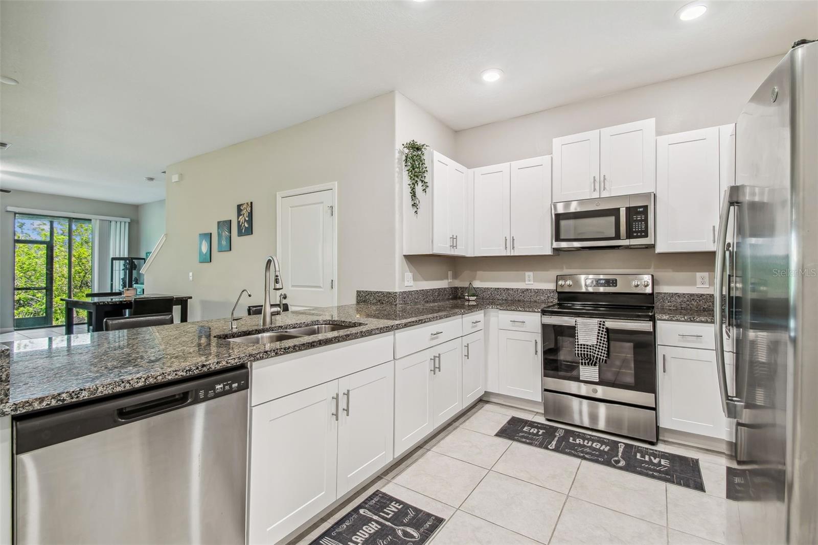 633 ROYAL EMPRESS DR, RUSKIN, FL, 33570