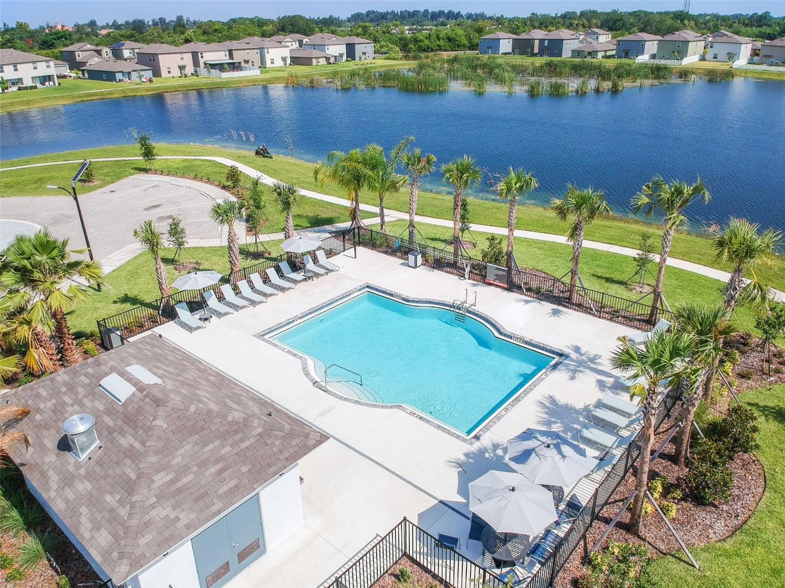 633 ROYAL EMPRESS DR, RUSKIN, FL, 33570