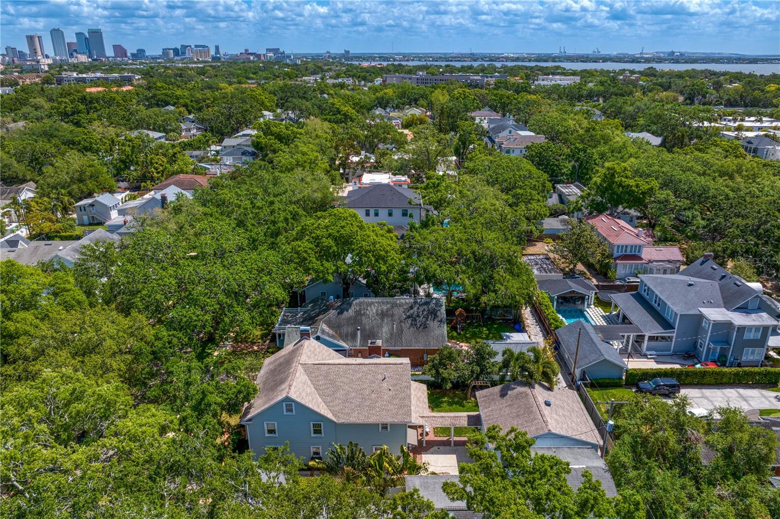 2512 W SUNSET DR, TAMPA, FL, 33629