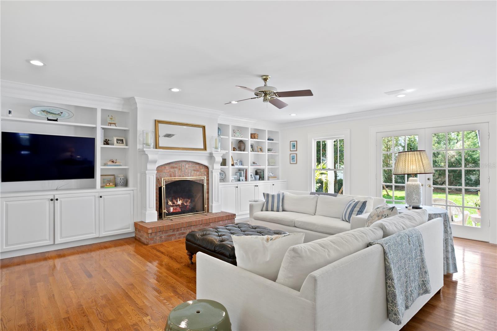 2512 W SUNSET DR, TAMPA, FL, 33629