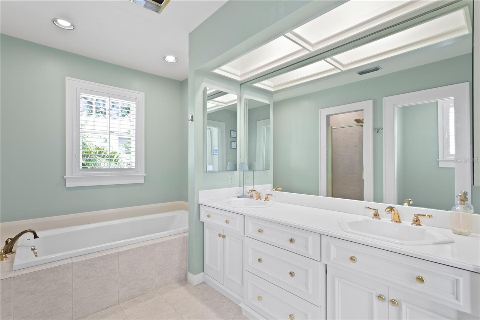 2512 W SUNSET DR, TAMPA, FL, 33629