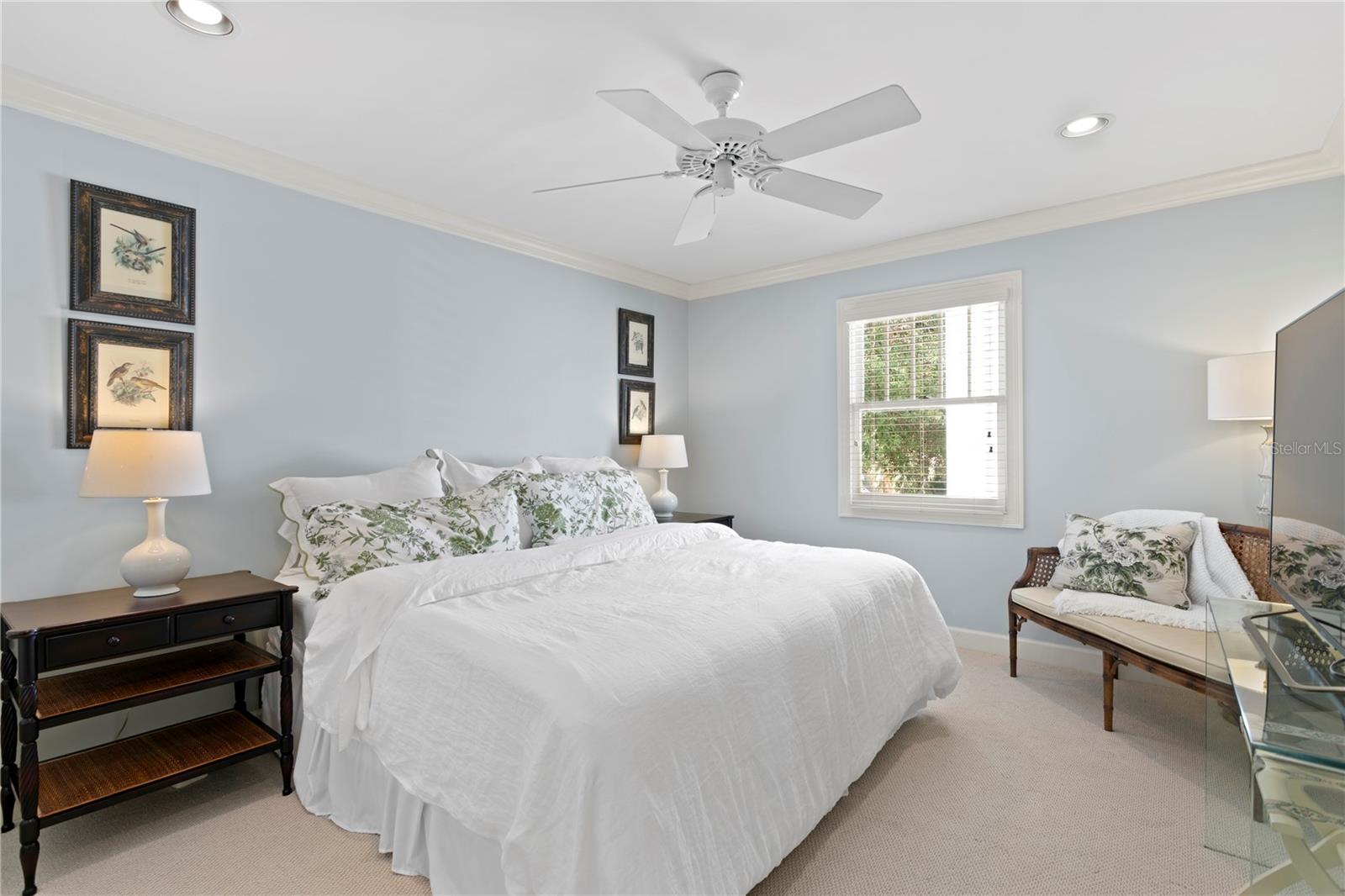 2512 W SUNSET DR, TAMPA, FL, 33629