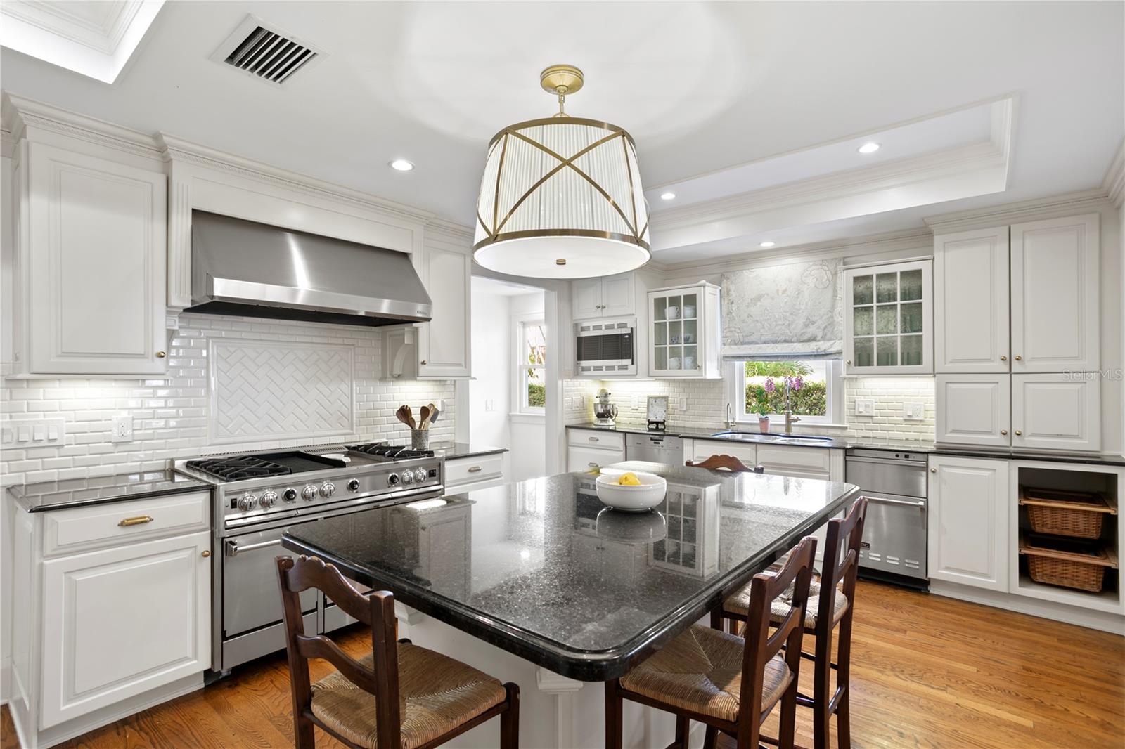 2512 W SUNSET DR, TAMPA, FL, 33629