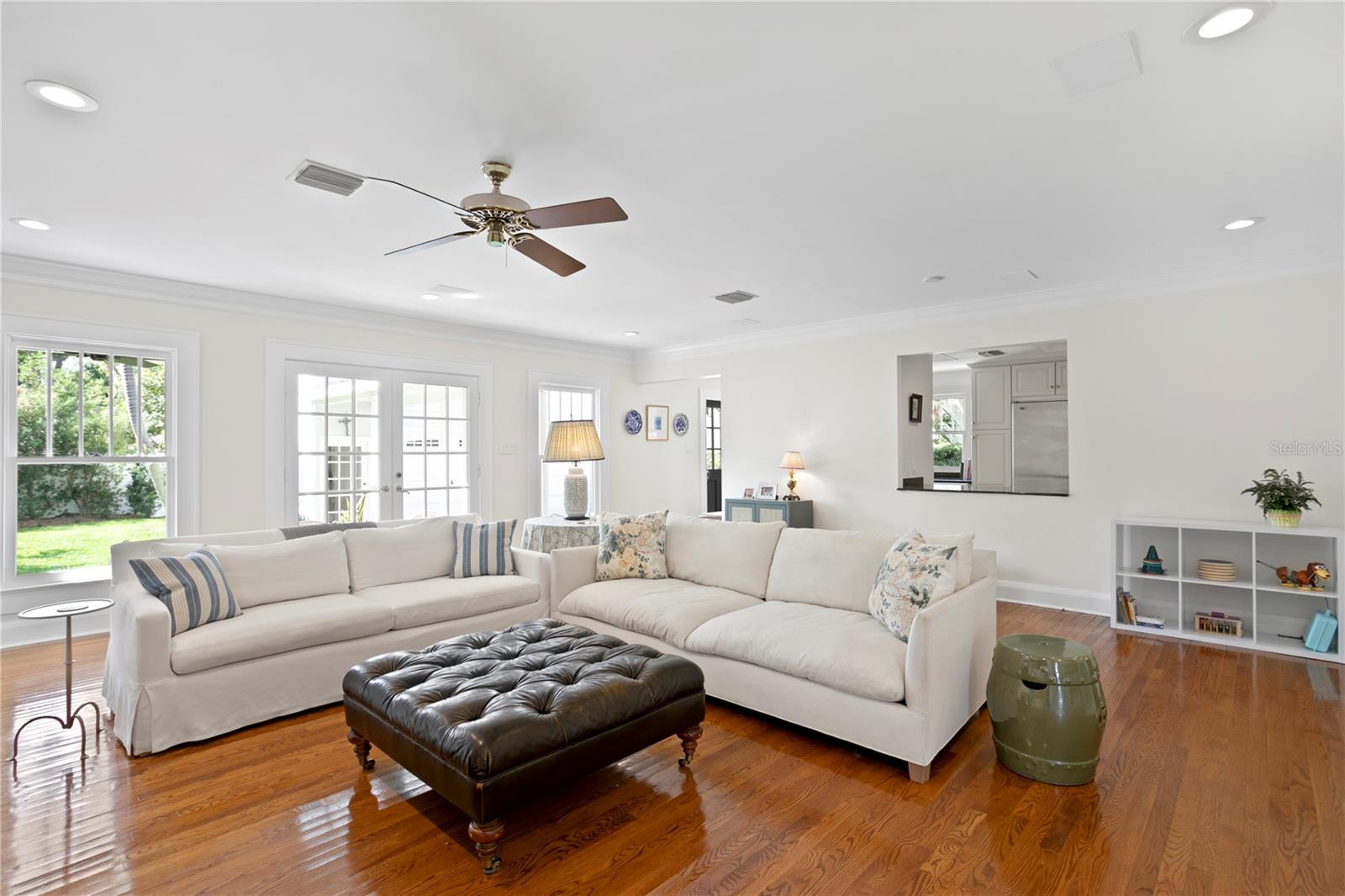 2512 W SUNSET DR, TAMPA, FL, 33629