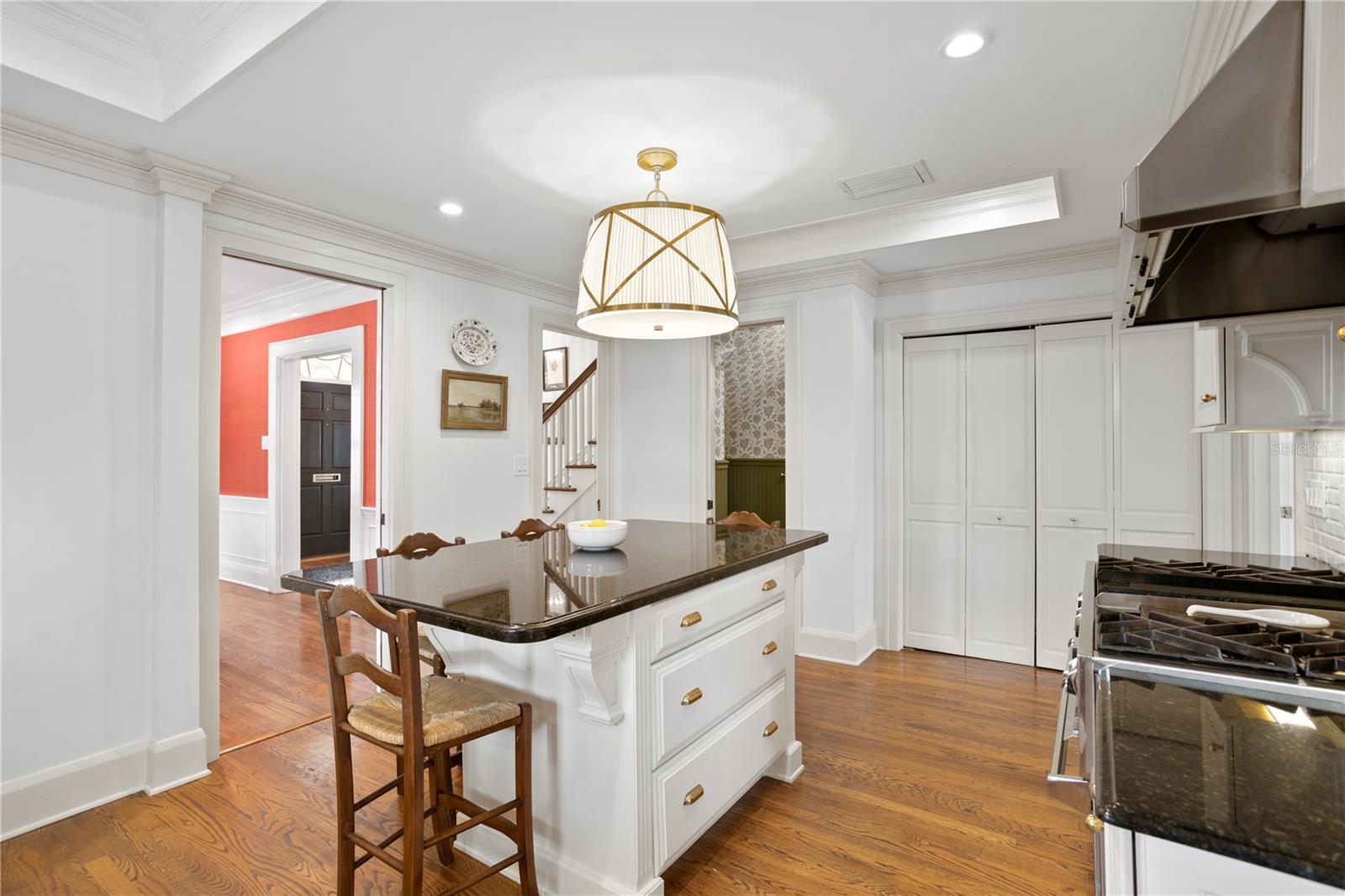 2512 W SUNSET DR, TAMPA, FL, 33629