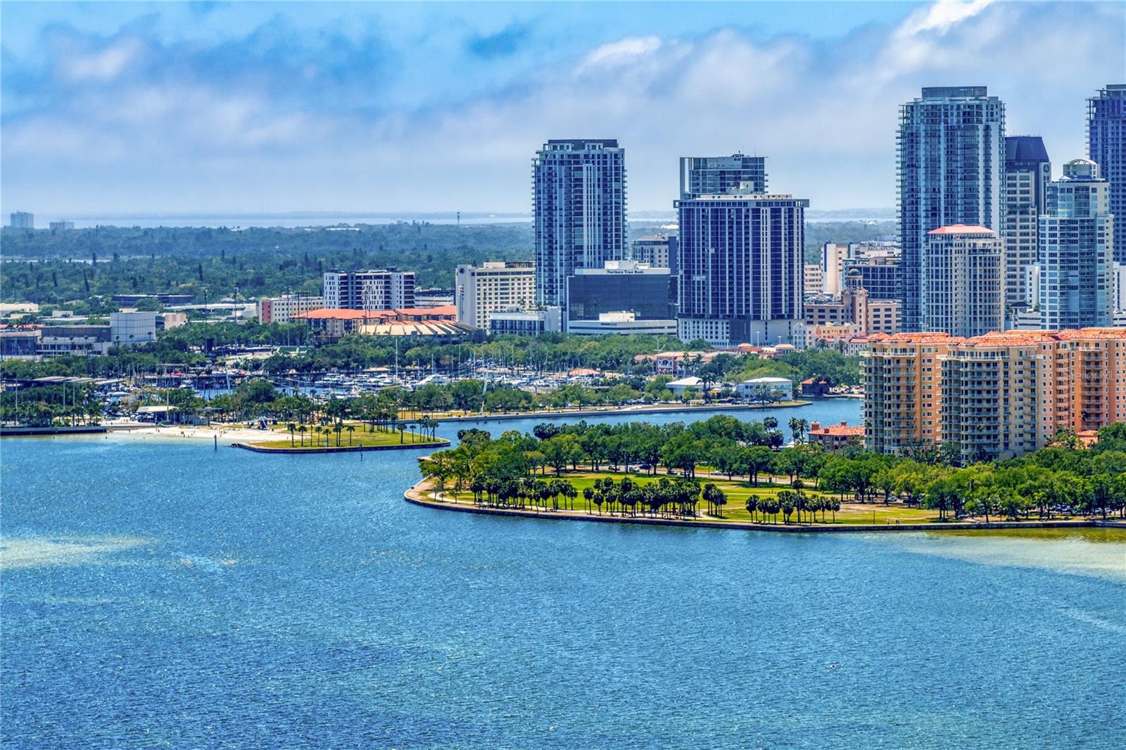 Snell Isle living is just minutes away from Downtown St. Petersburg!
