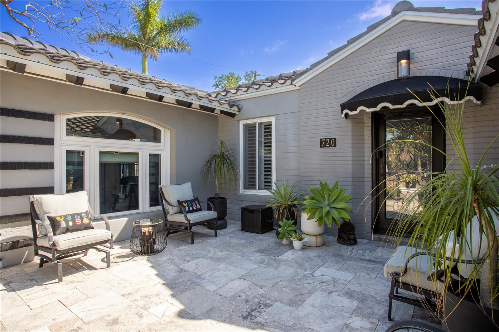 Charming porch area.