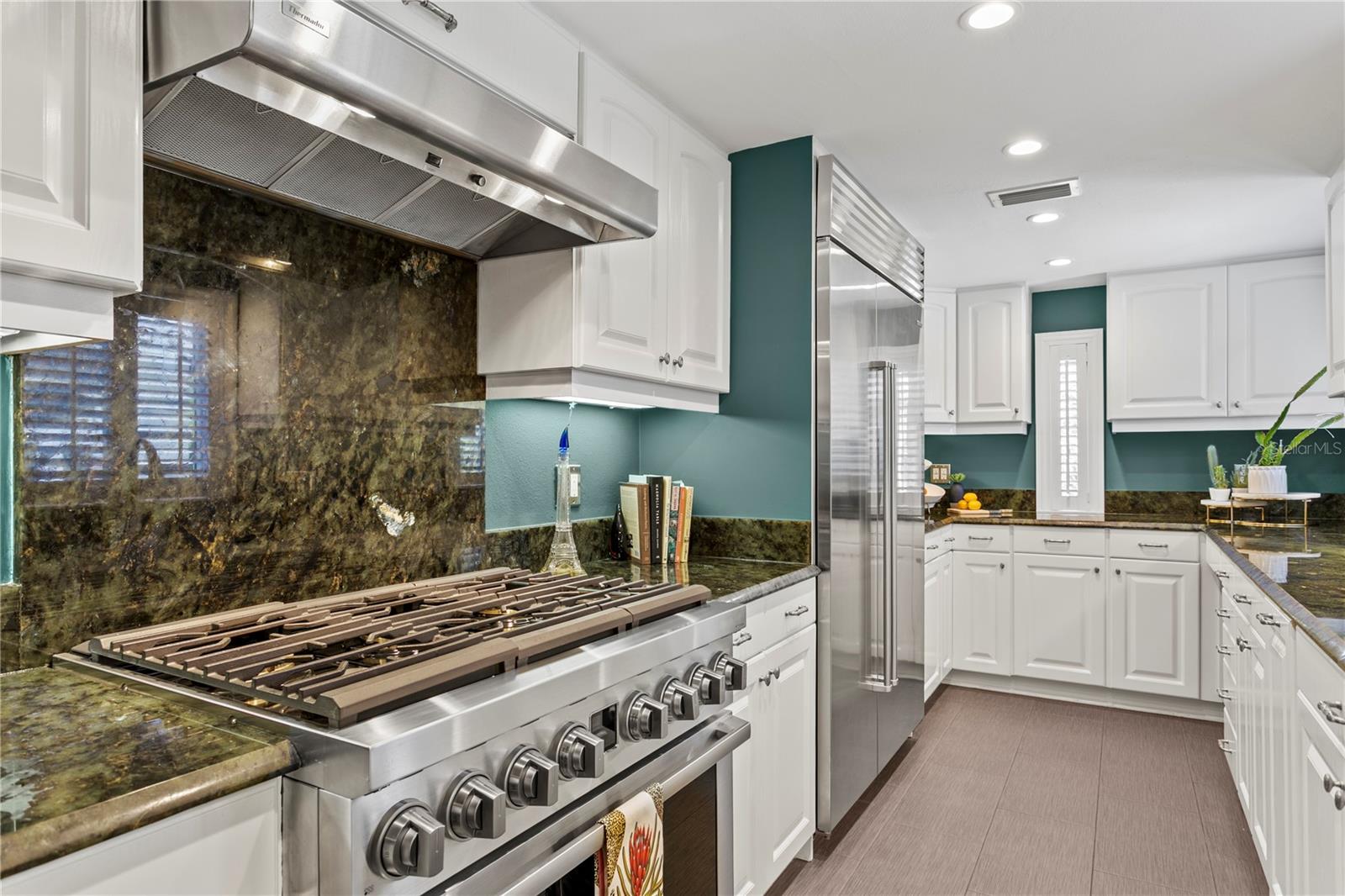 Cozy Kitchen has everything you need!
