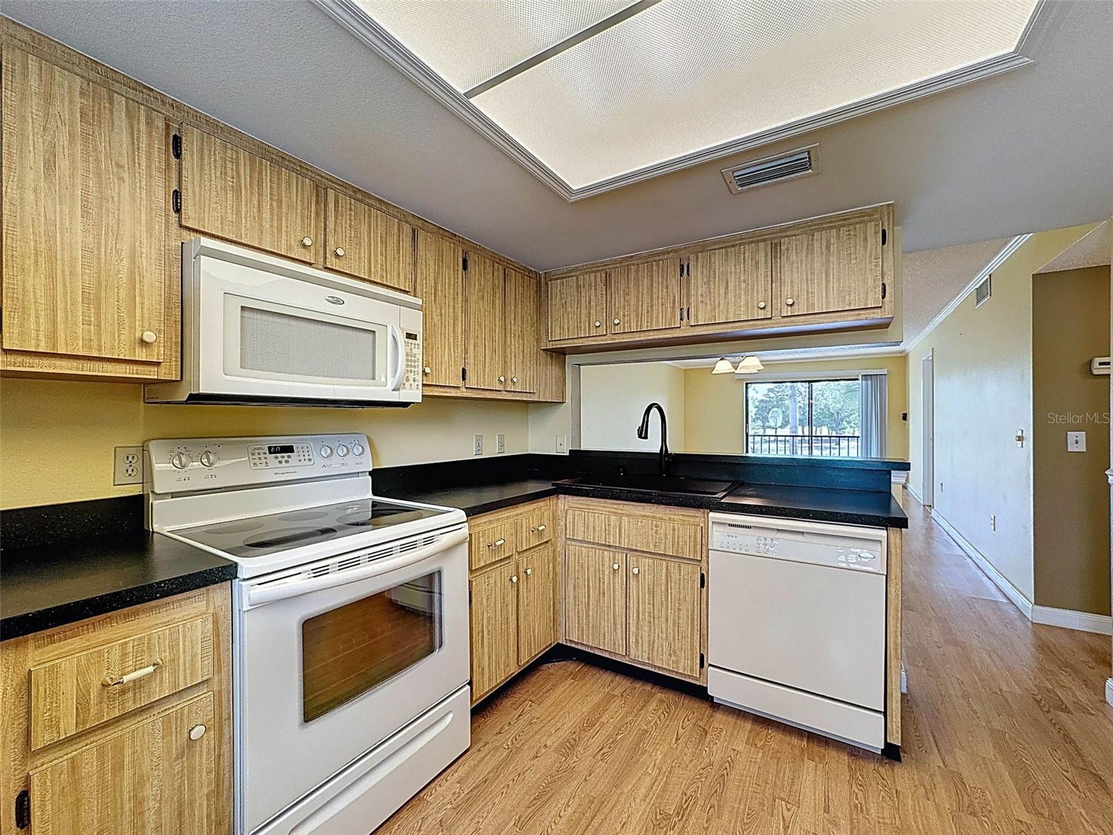 110 W CYPRESS CT, OLDSMAR, FL, 34677