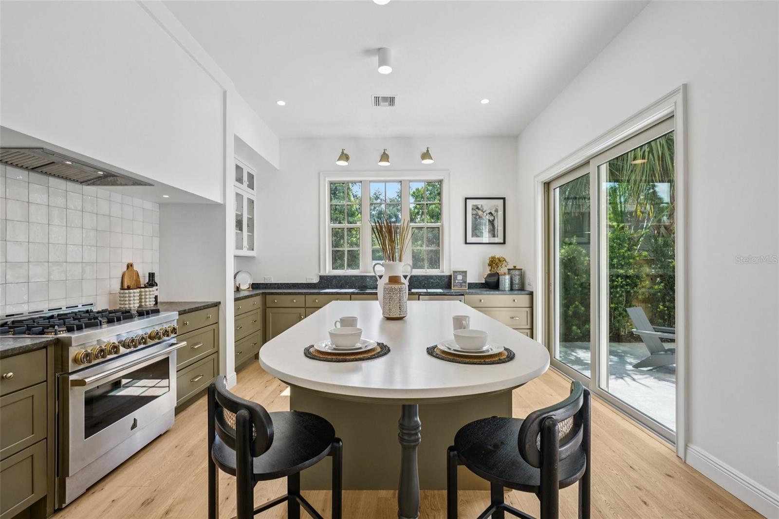 413 W PARK AVE #1, TAMPA, FL, 33602