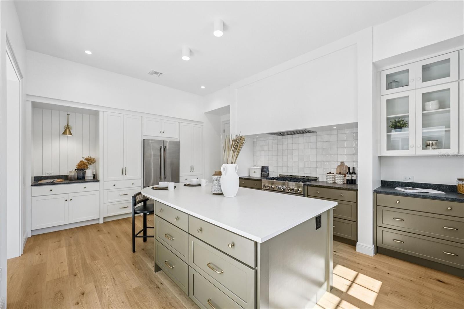 413 W PARK AVE #1, TAMPA, FL, 33602