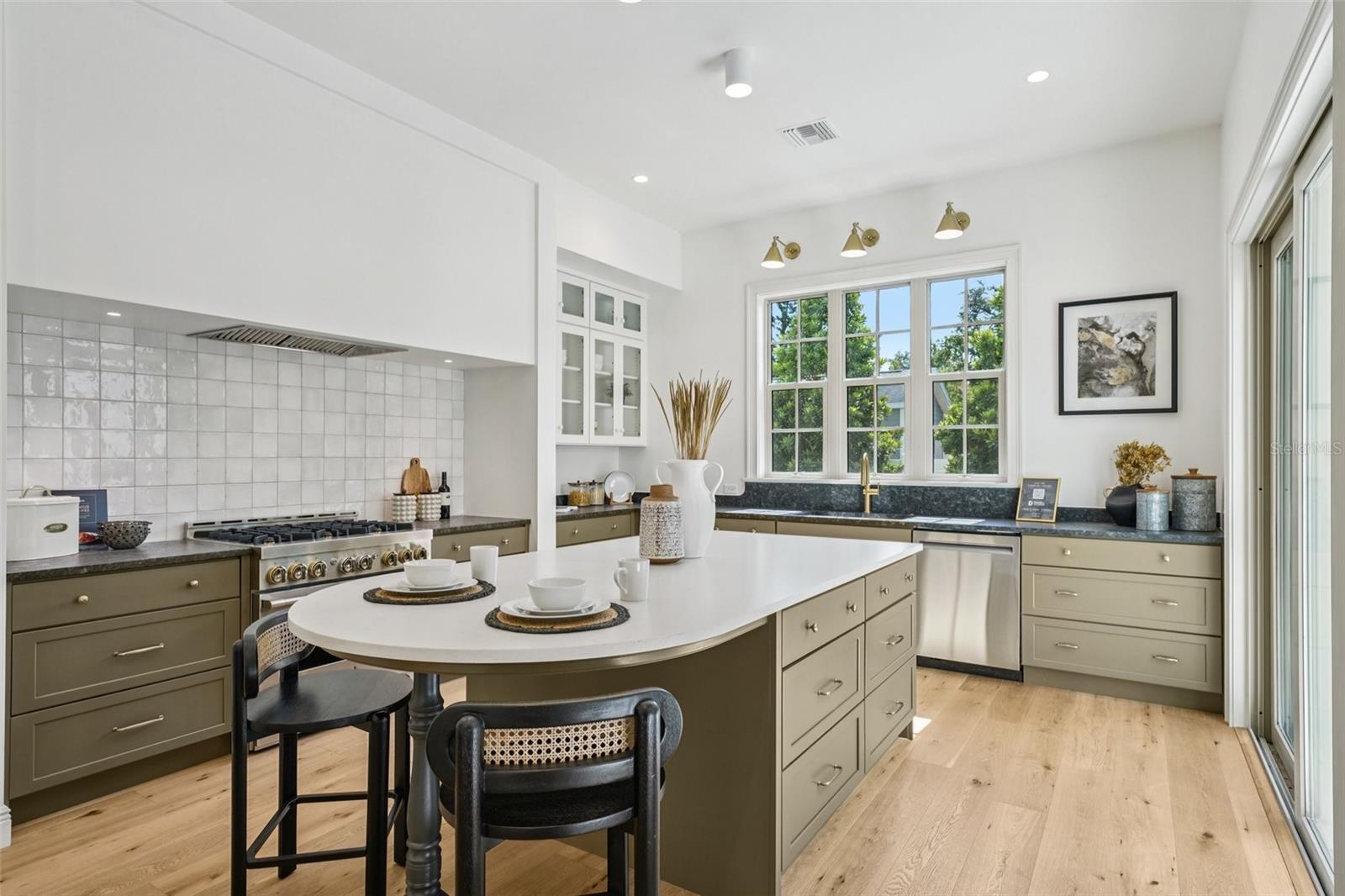 413 W PARK AVE #1, TAMPA, FL, 33602