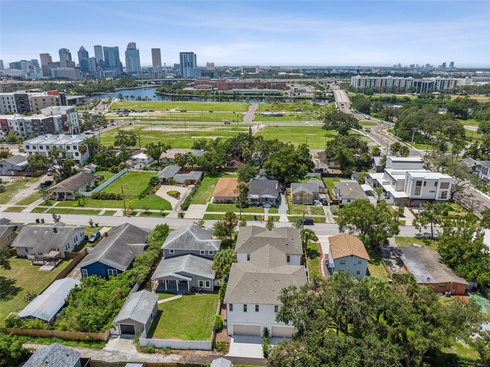 413 W PARK AVE #1, TAMPA, FL, 33602