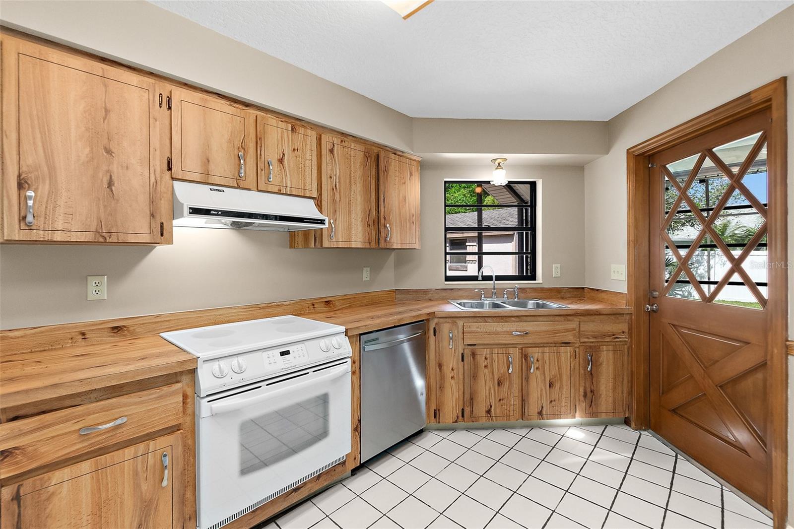 102 FORT CAROLINE LN, PALM COAST, FL, 32137