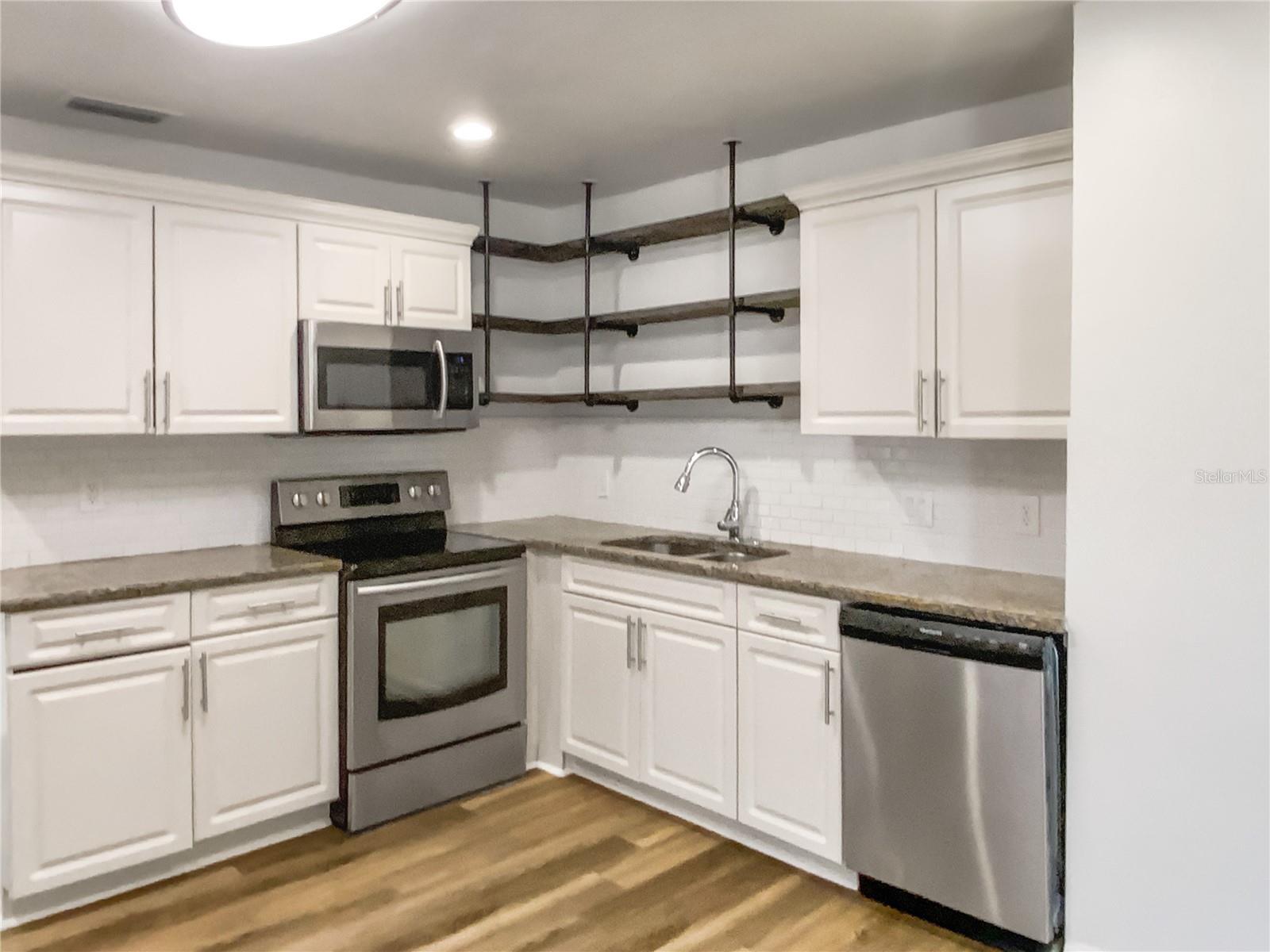 1115 31ST ST W, BRADENTON, FL, 34205