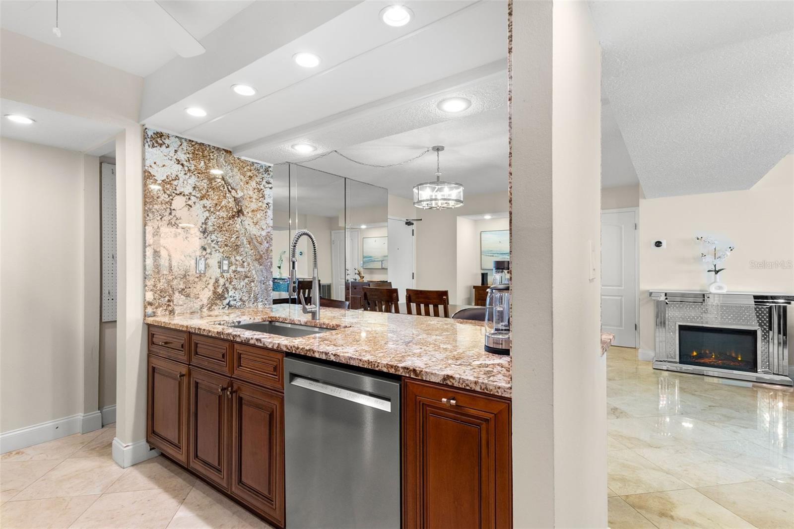 450 S GULFVIEW BLVD #802, CLEARWATER BEACH, FL, 33767