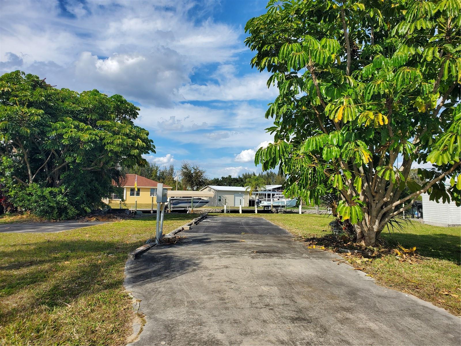 710 DELRAY PL, PUNTA GORDA, FL, 33950