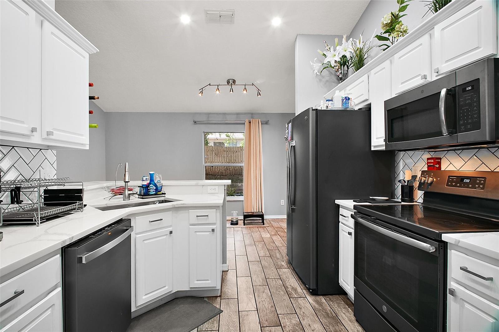 831 WHISPER SOUND, MINNEOLA, FL, 34715