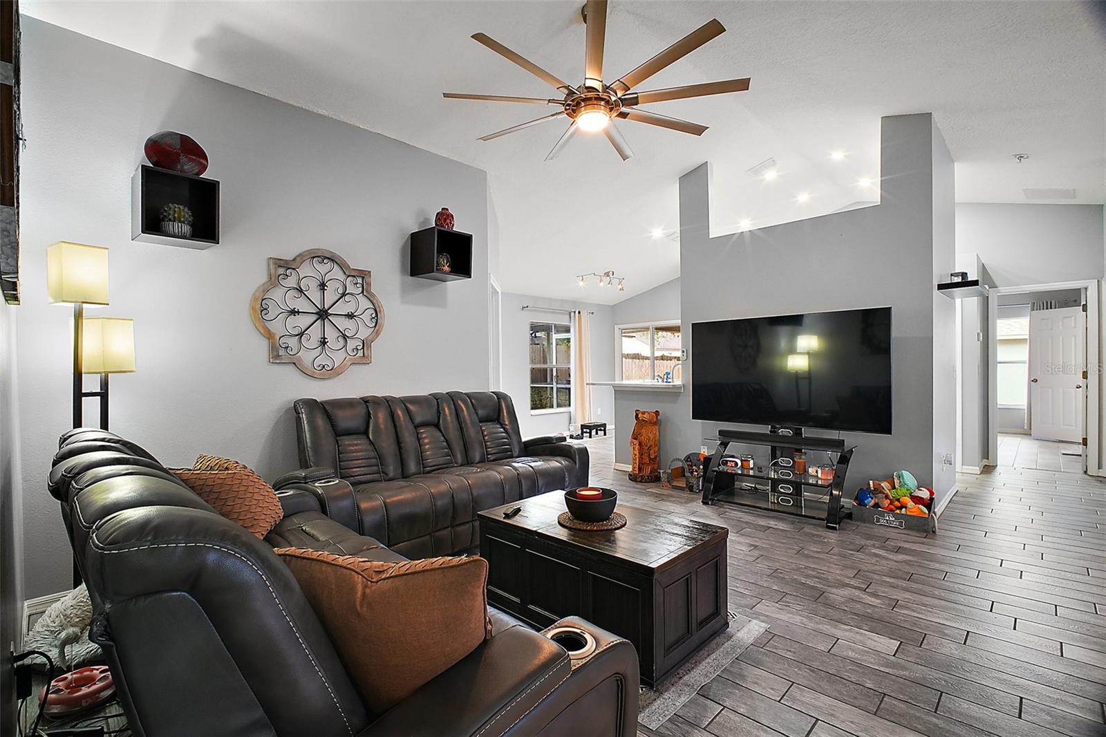 831 WHISPER SOUND, MINNEOLA, FL, 34715