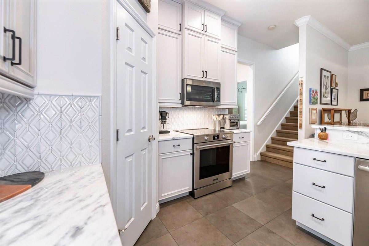 2021 WISTERIA LN, LAKELAND, FL, 33813