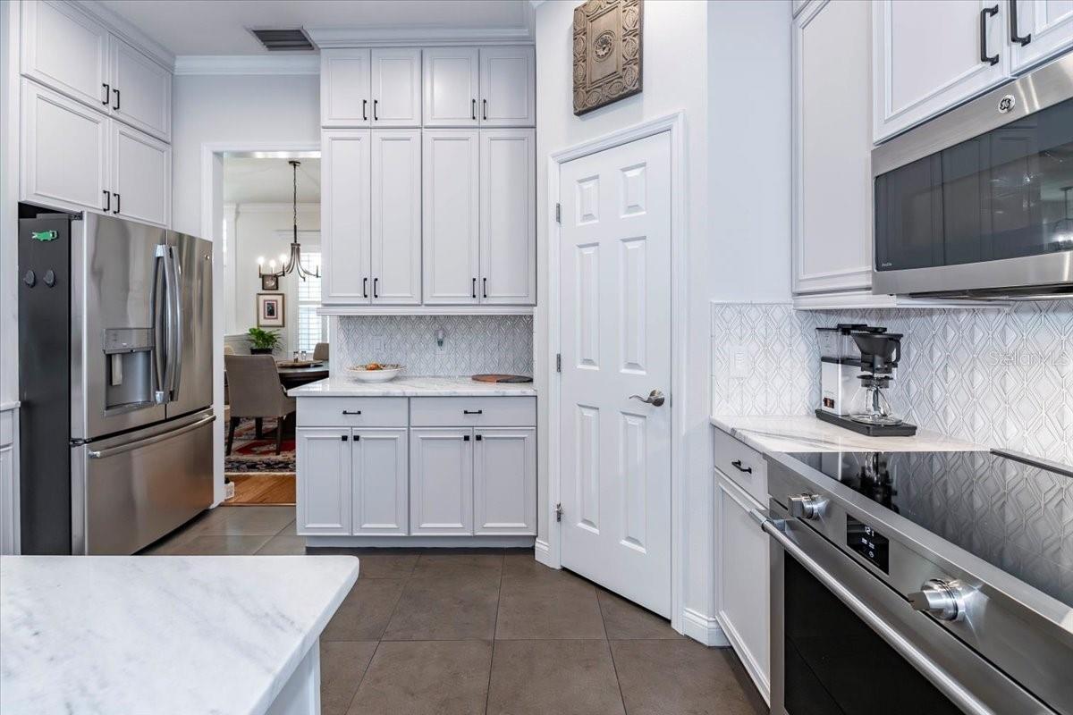 2021 WISTERIA LN, LAKELAND, FL, 33813