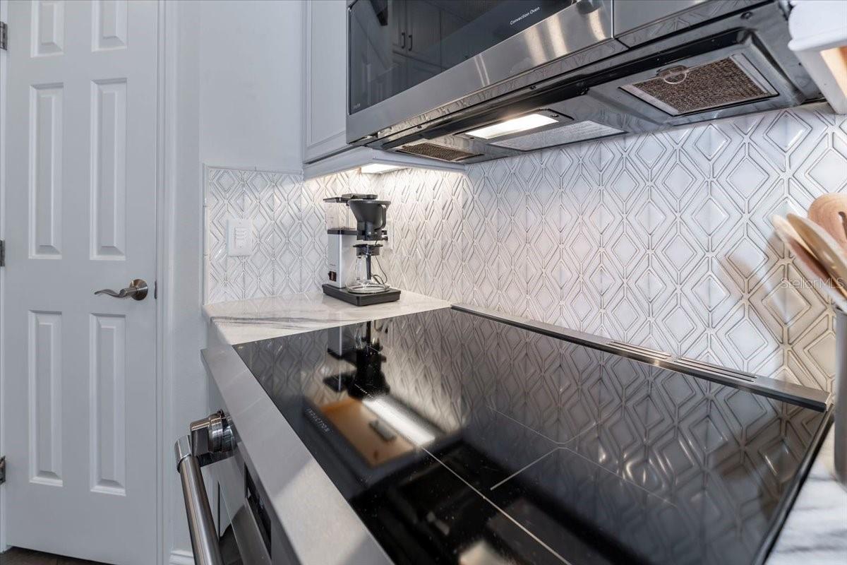 2021 WISTERIA LN, LAKELAND, FL, 33813