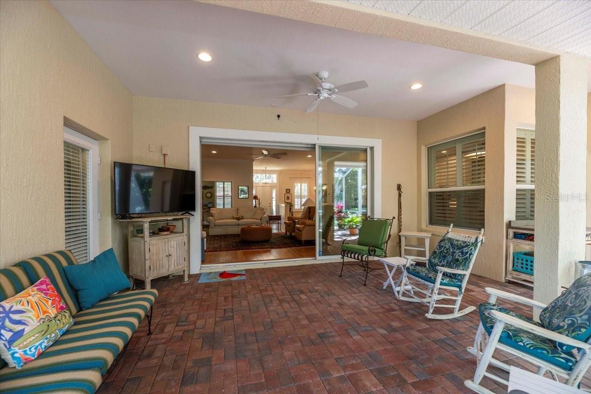 2021 WISTERIA LN, LAKELAND, FL, 33813