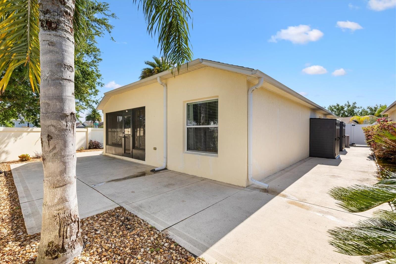 2042 HYDRANGEA AVE, THE VILLAGES, FL, 32162