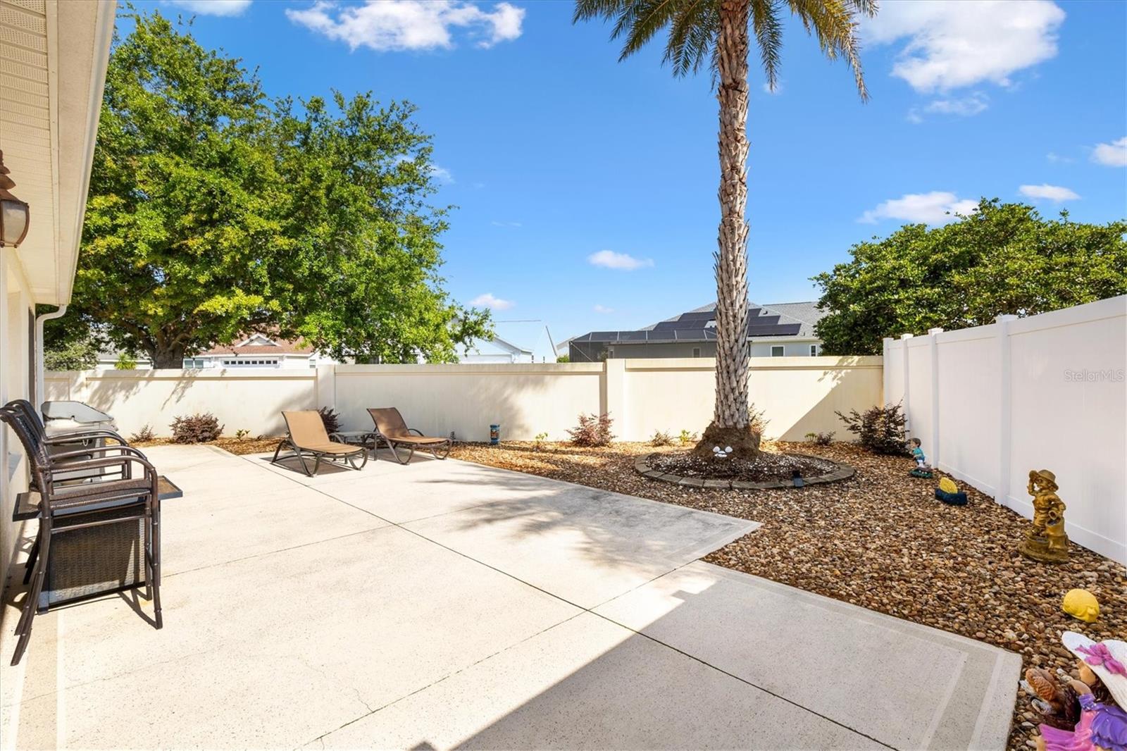 2042 HYDRANGEA AVE, THE VILLAGES, FL, 32162