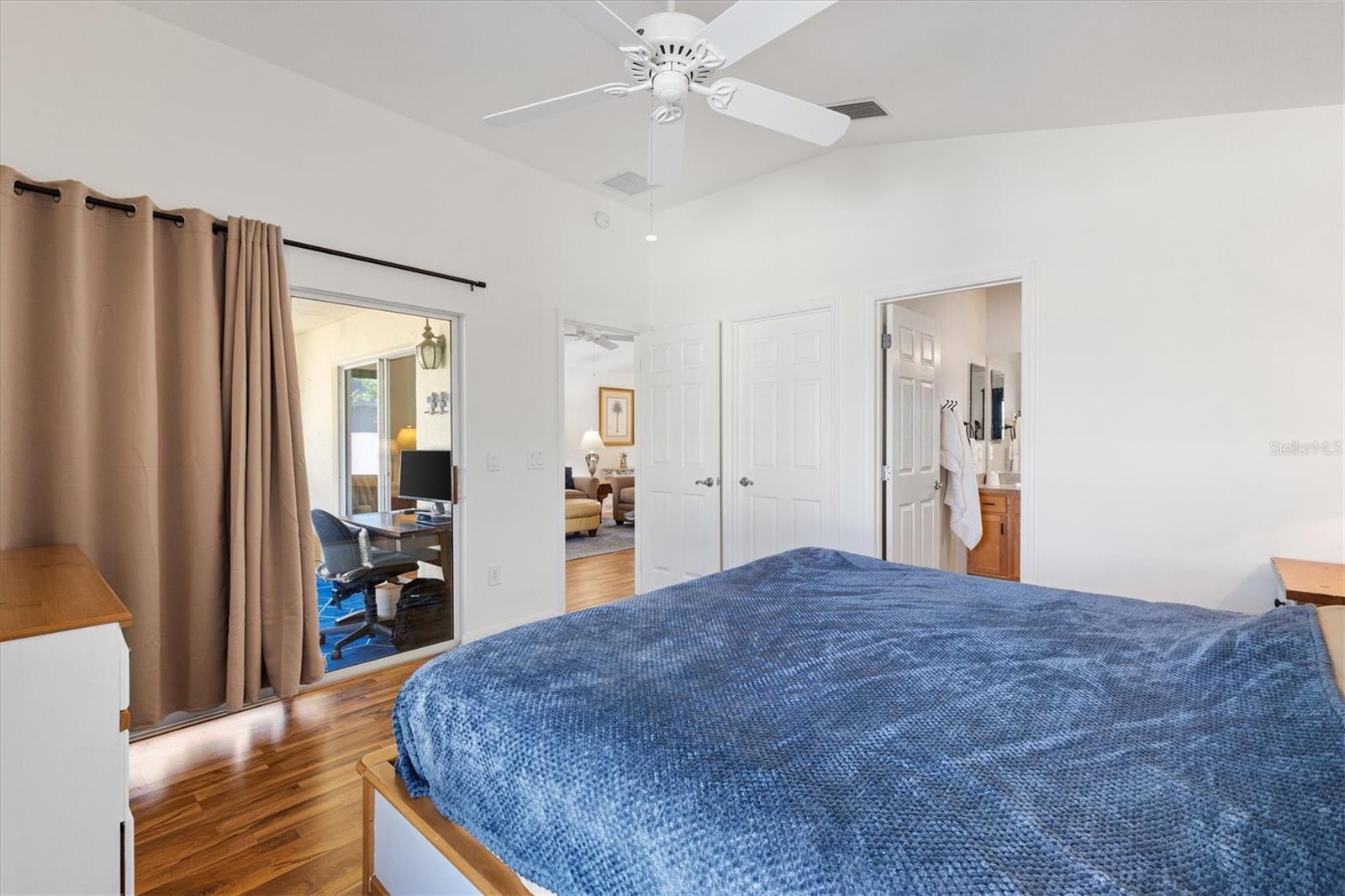 2042 HYDRANGEA AVE, THE VILLAGES, FL, 32162