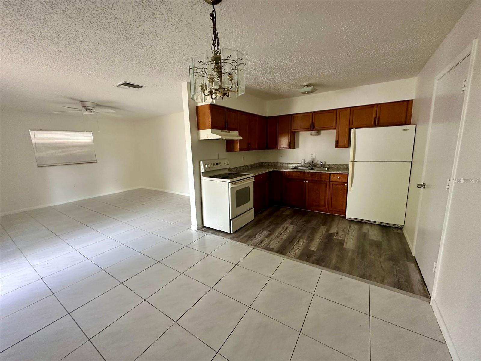 2112 VIRGINIA AVE, EUSTIS, FL, 32726