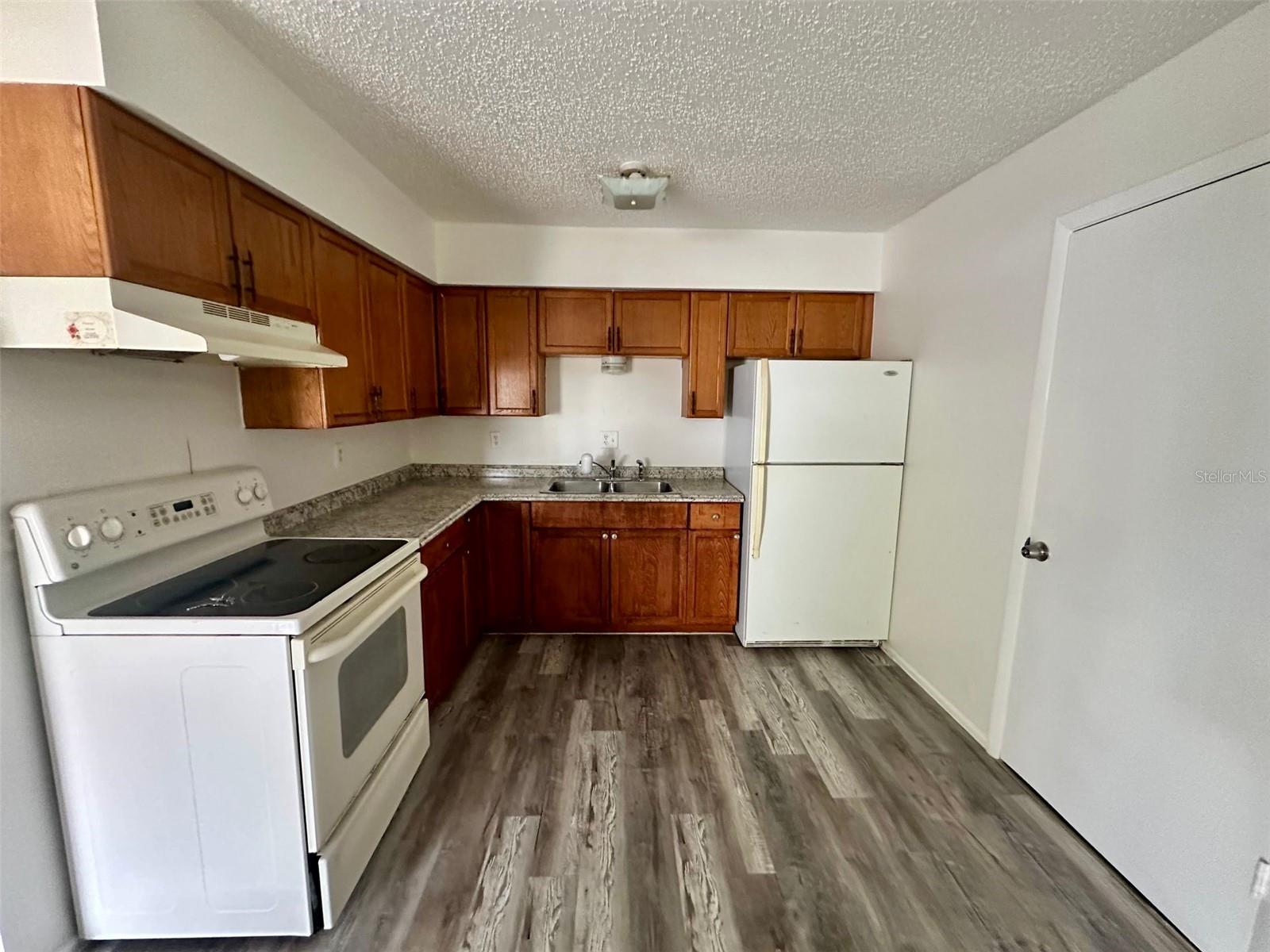 2112 VIRGINIA AVE, EUSTIS, FL, 32726