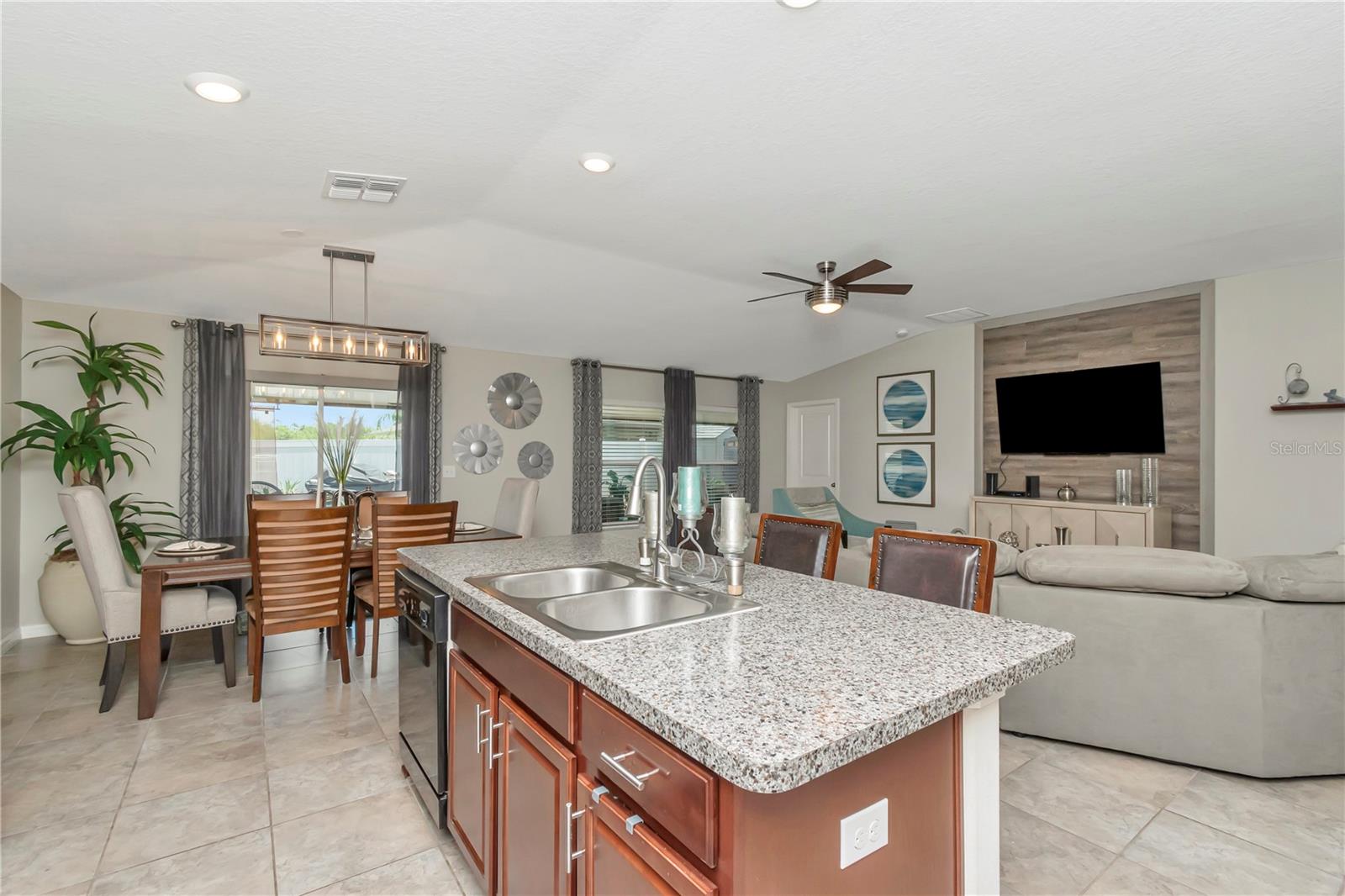 7019 WISEMAN RUN DR, SUN CITY CENTER, FL, 33573