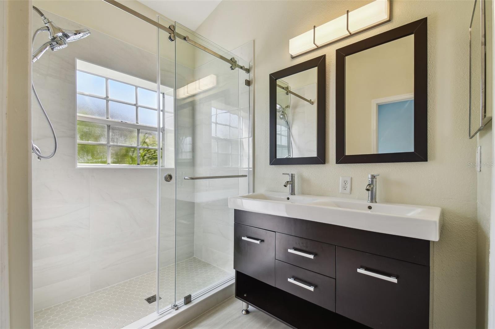 9910 NEW PARKE RD, TAMPA, FL, 33626