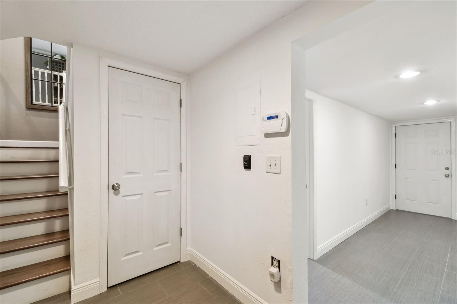 166 E DAVIS BLVD, TAMPA, FL, 33606