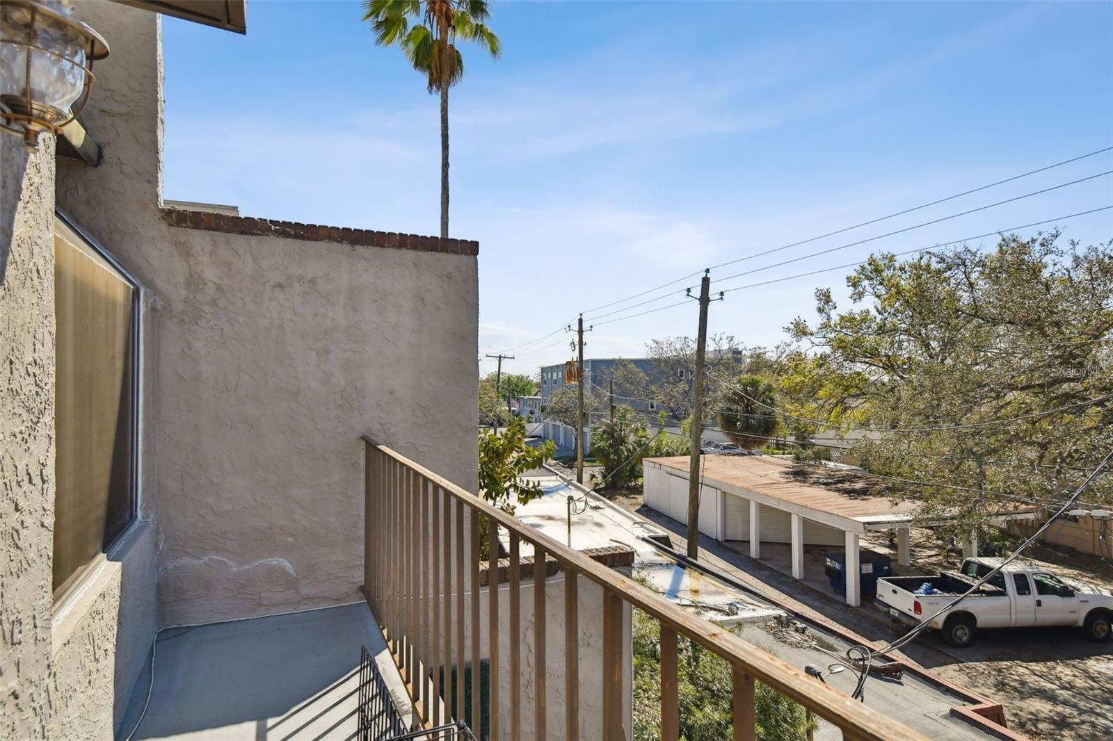 166 E DAVIS BLVD, TAMPA, FL, 33606