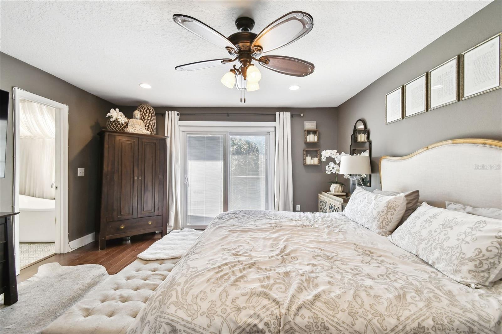 166 E DAVIS BLVD, TAMPA, FL, 33606