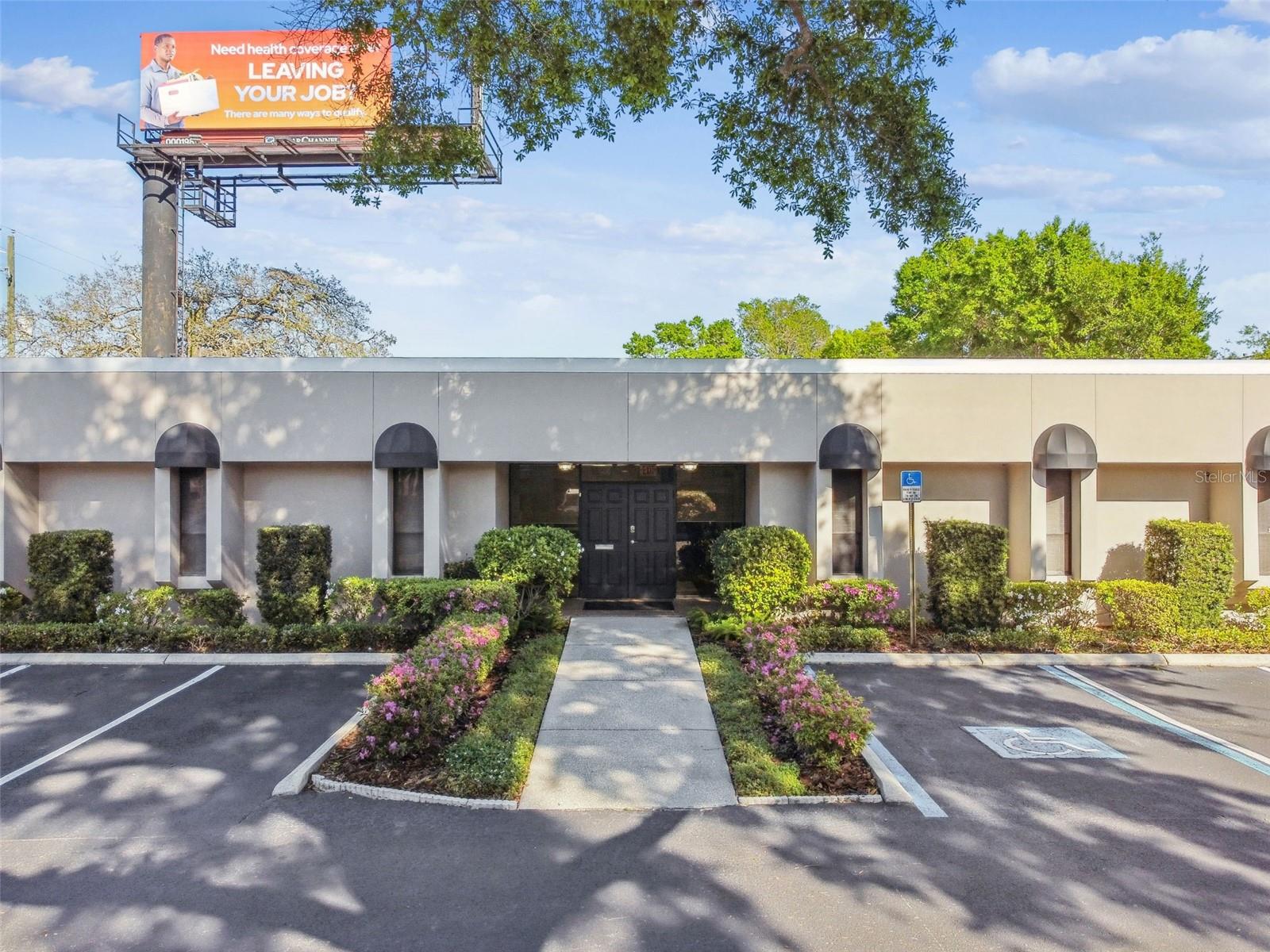 1046 W BUSCH BLVD #300, TAMPA, FL, 33612