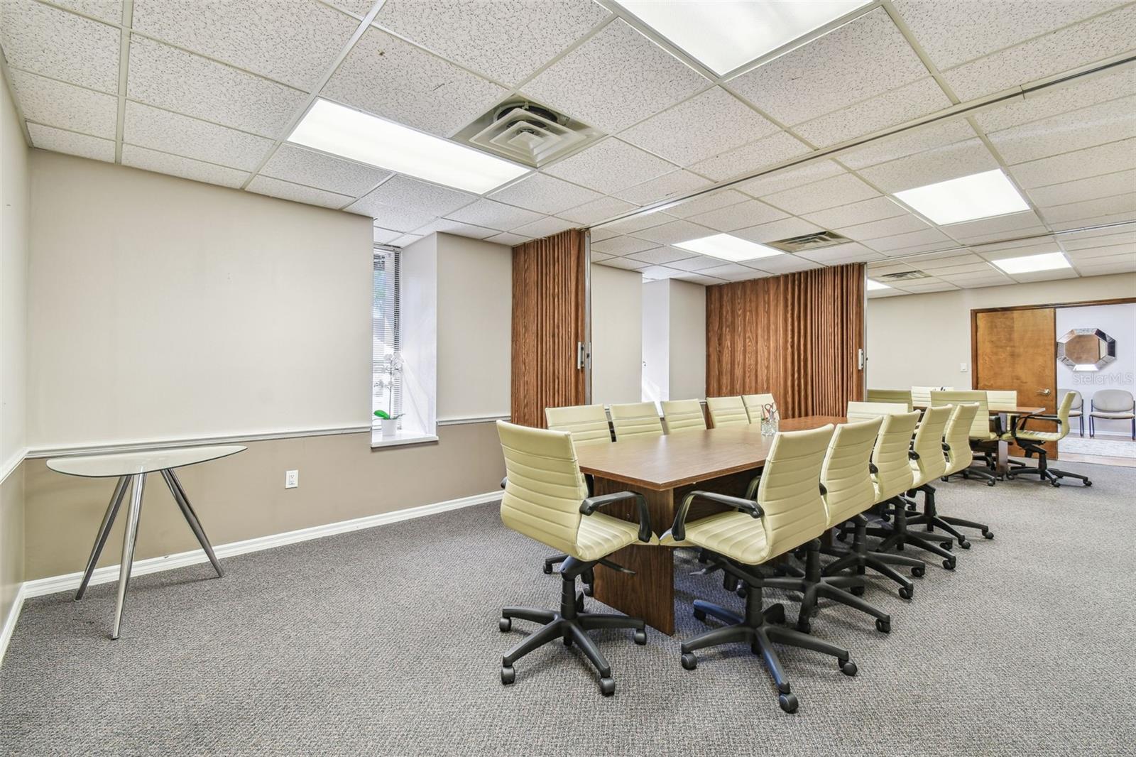 1046 W BUSCH BLVD #300, TAMPA, FL, 33612