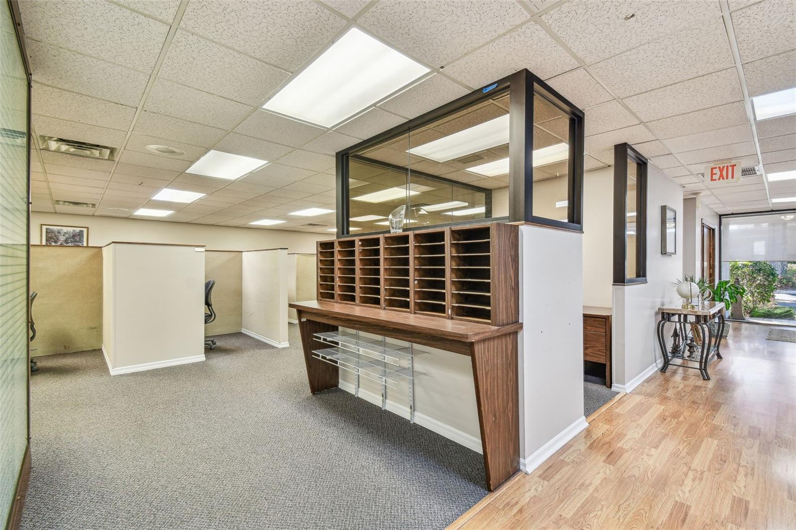 1046 W BUSCH BLVD #300, TAMPA, FL, 33612