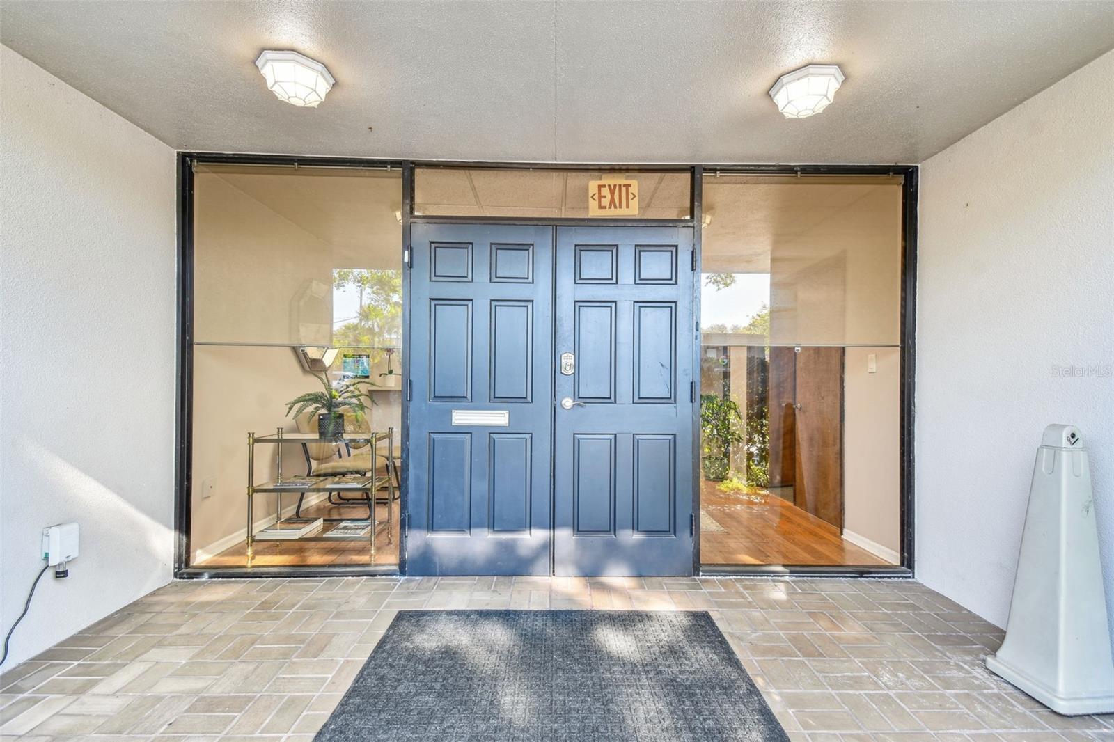 1046 W BUSCH BLVD #300, TAMPA, FL, 33612