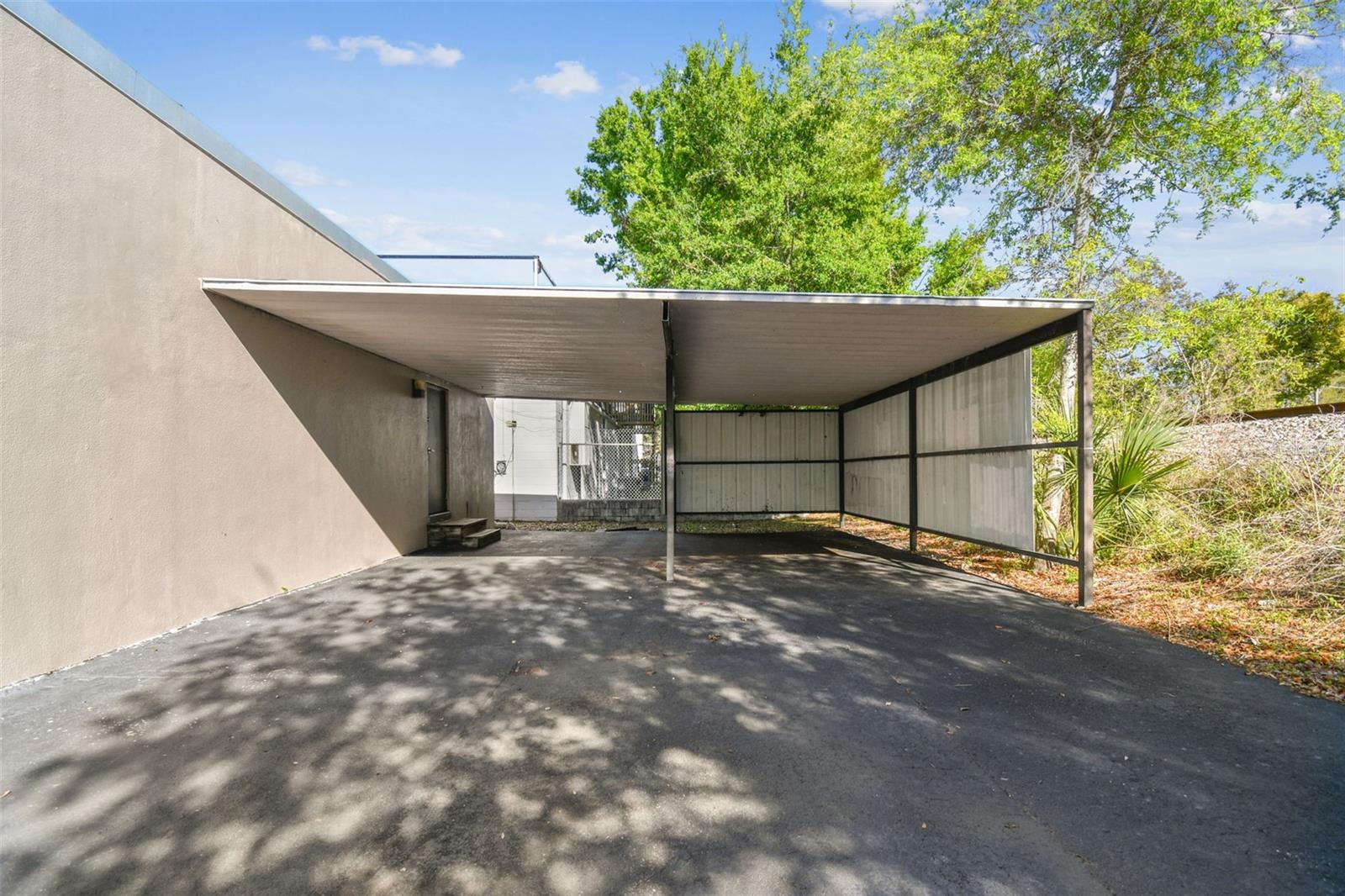 1046 W BUSCH BLVD #300, TAMPA, FL, 33612