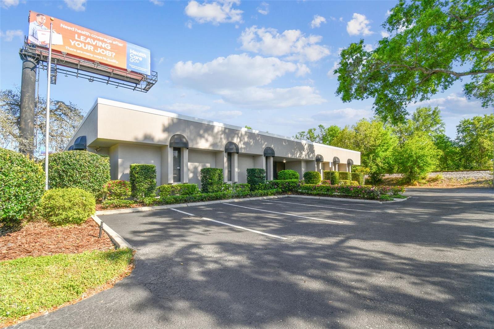 1046 W BUSCH BLVD #300, TAMPA, FL, 33612