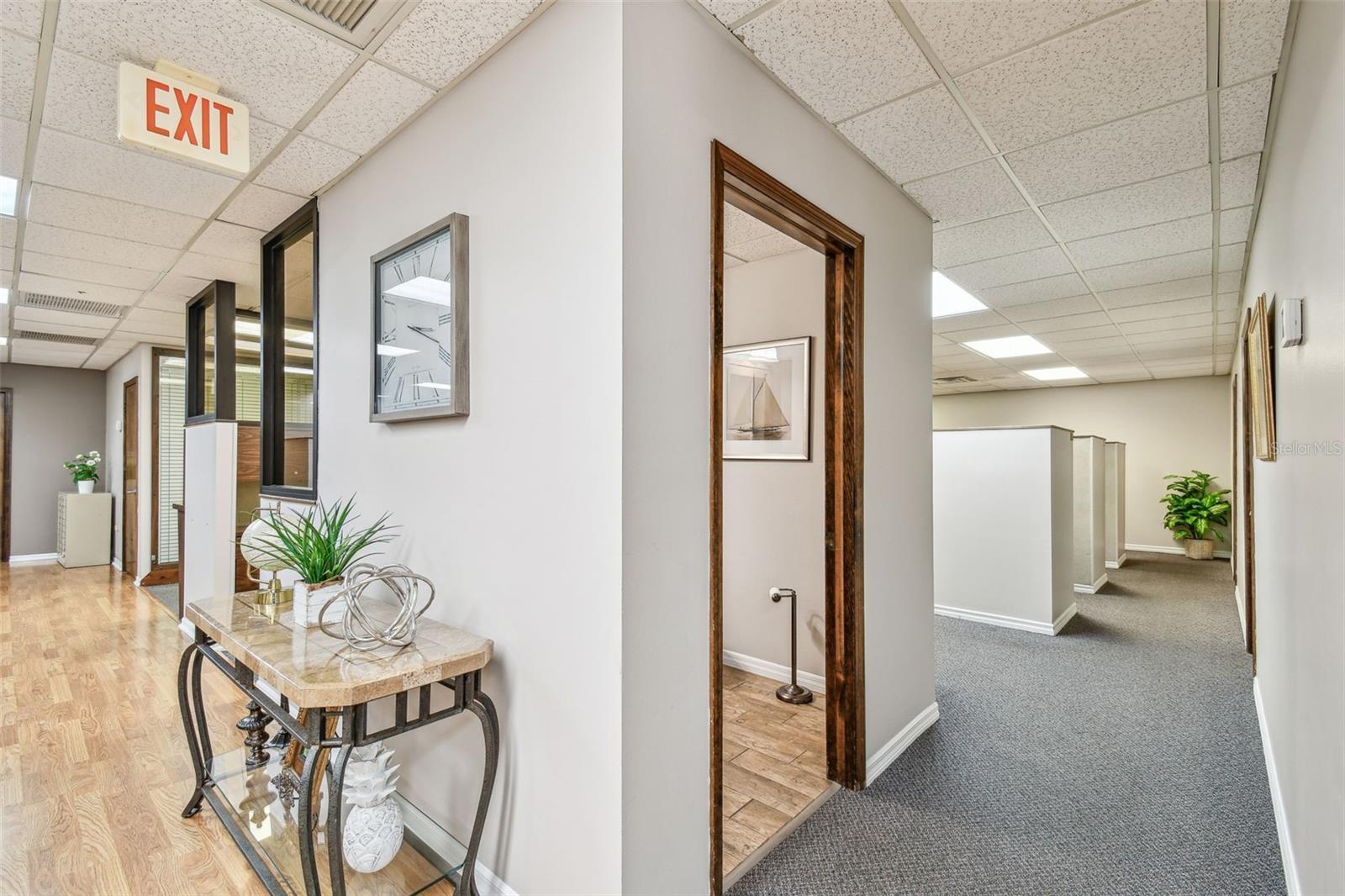 1046 W BUSCH BLVD #300, TAMPA, FL, 33612