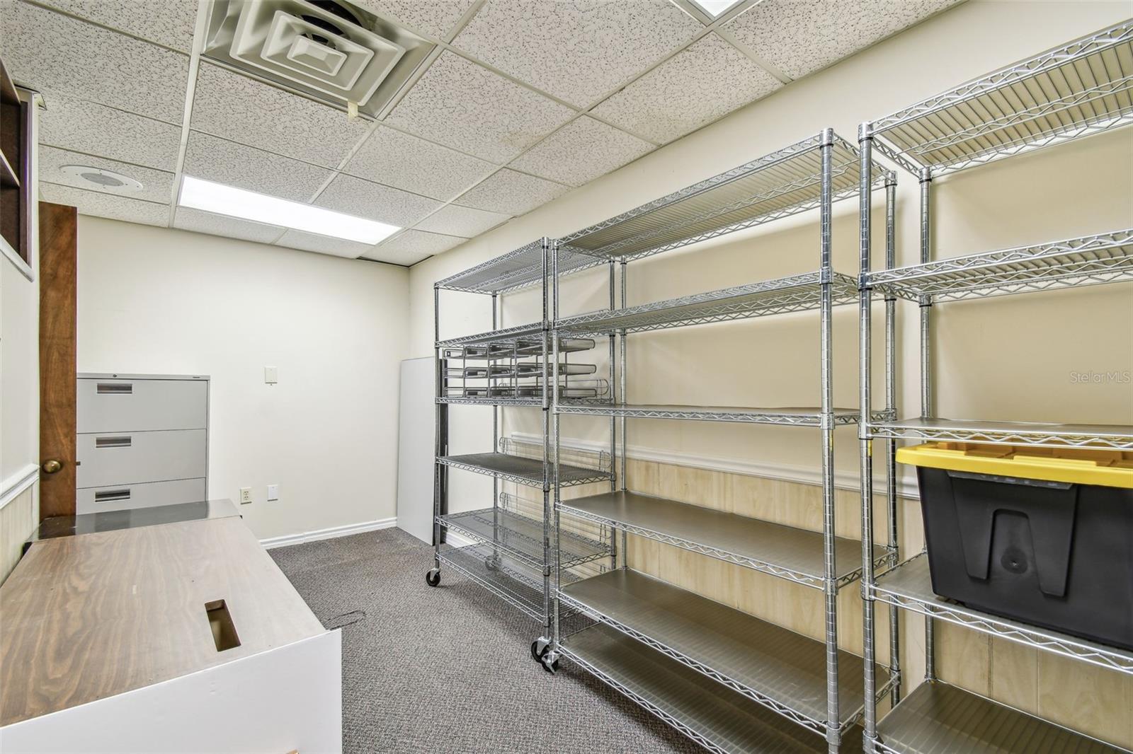 1046 W BUSCH BLVD #300, TAMPA, FL, 33612