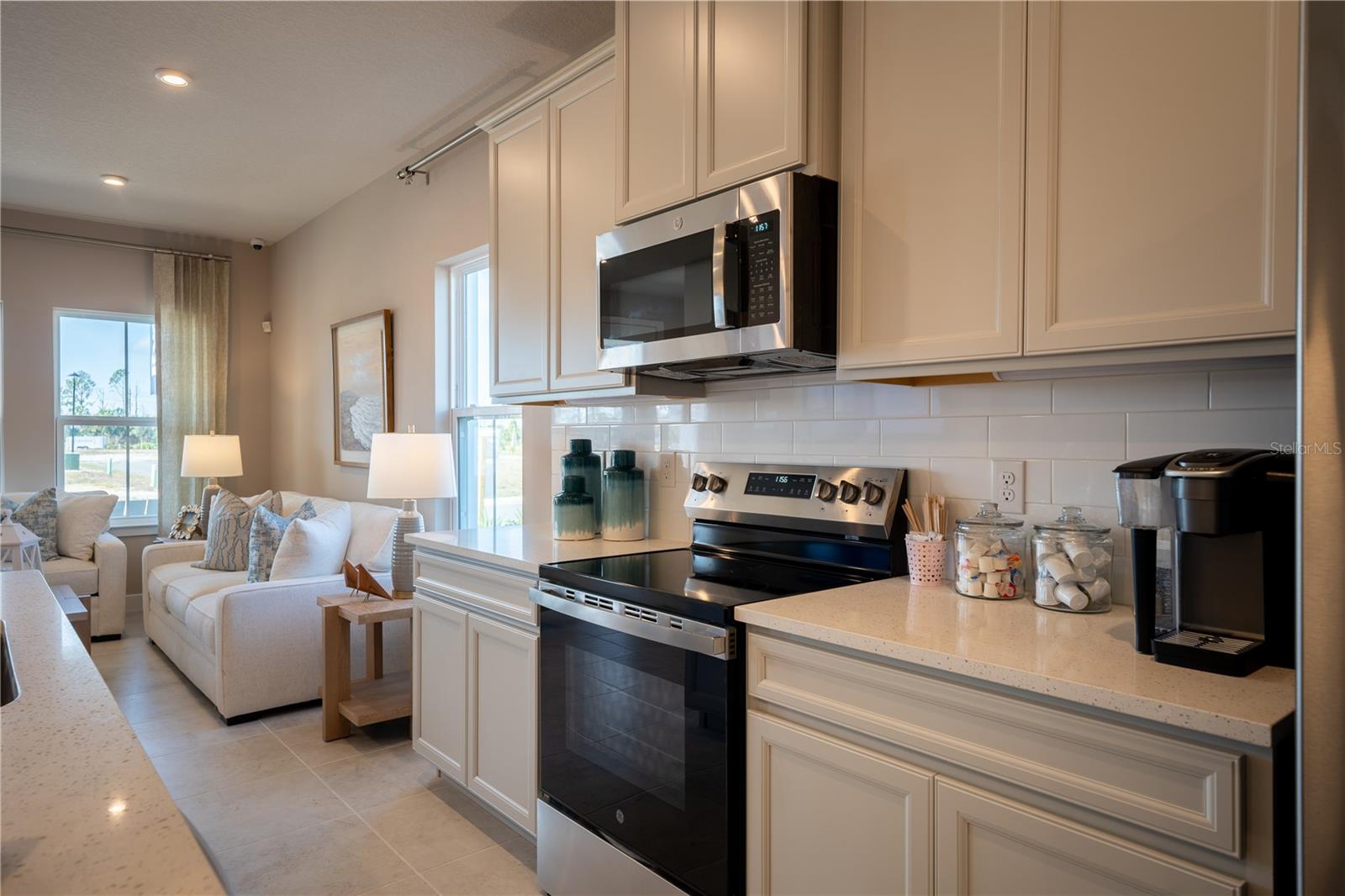 674 FOUR LEAF AVE, DEBARY, FL, 32713