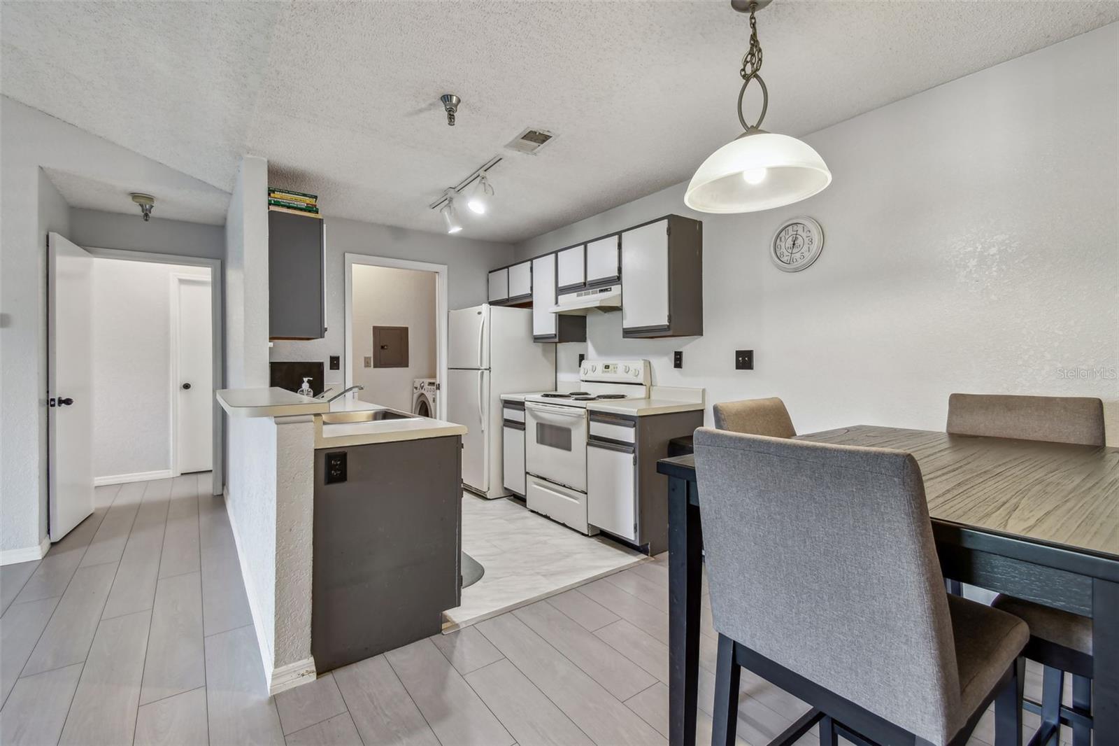 10265 GANDY BLVD N #1004, ST PETERSBURG, FL, 33702