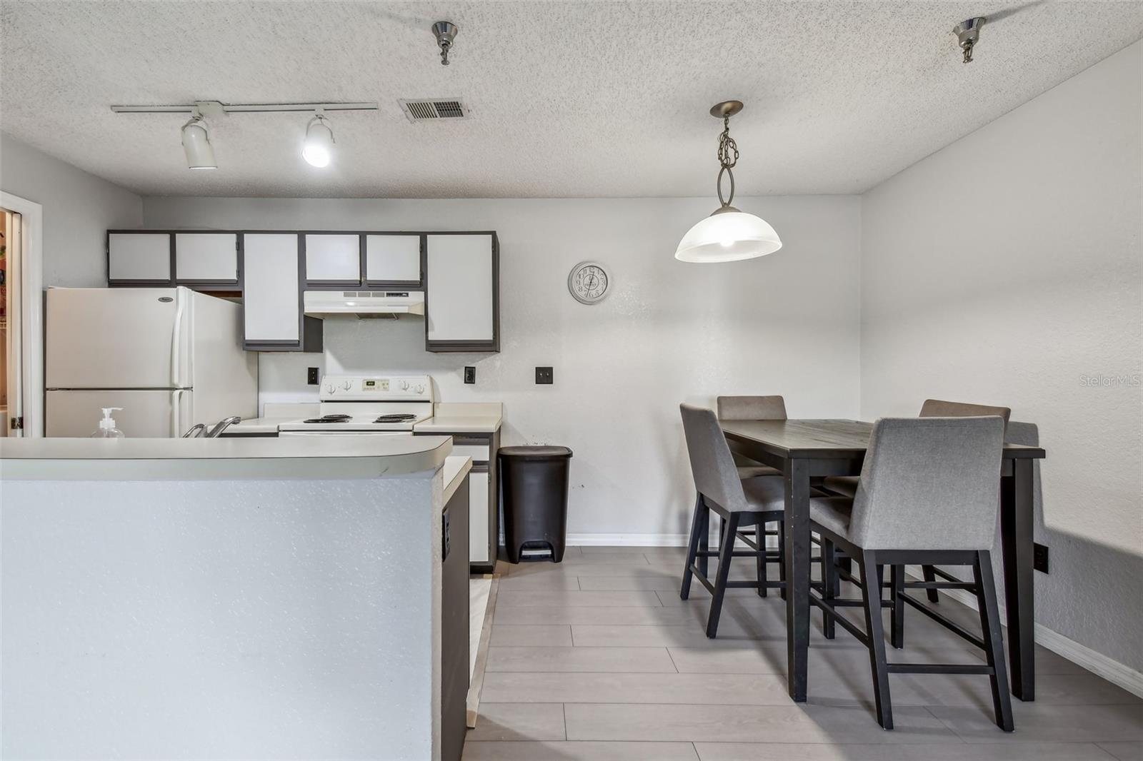 10265 GANDY BLVD N #1004, ST PETERSBURG, FL, 33702
